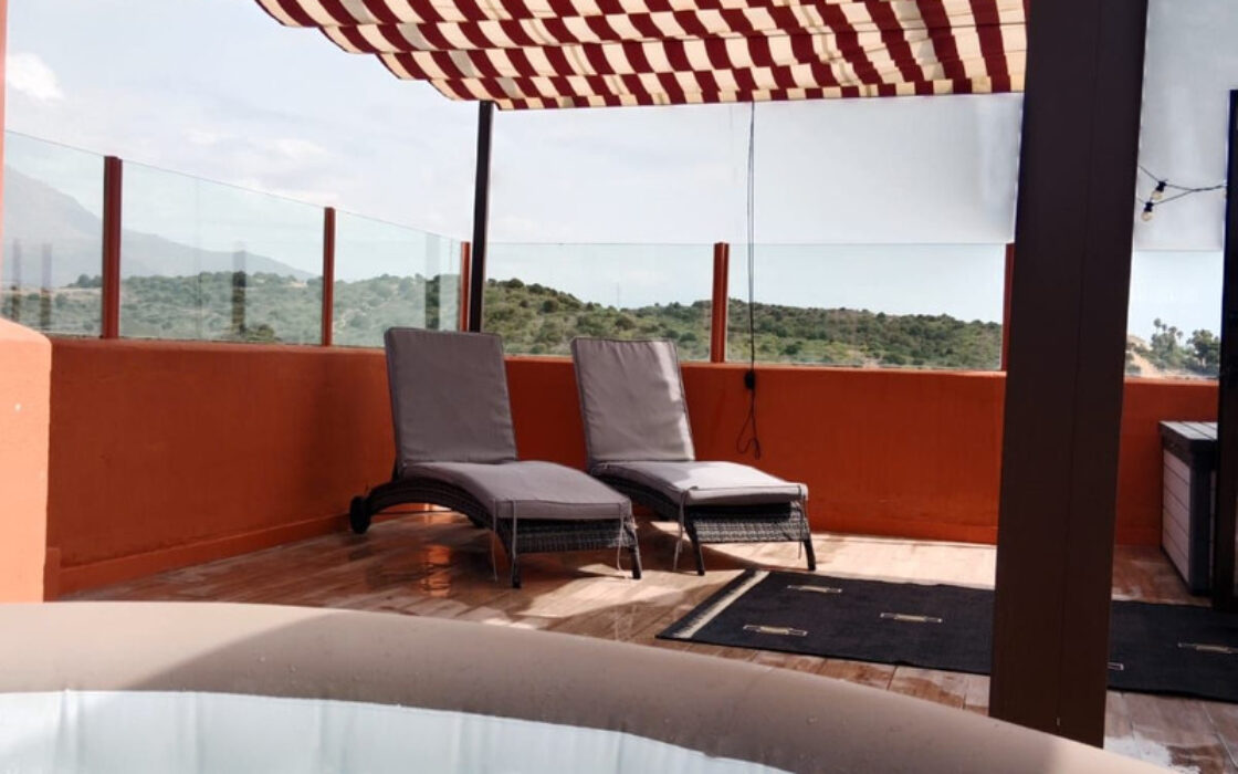 Дуплекс в Естепоні з терасою та морськими видами 212 кв.м