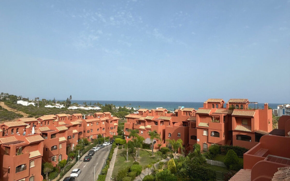 Дуплекс в Естепоні з терасою та морськими видами 212 кв.м