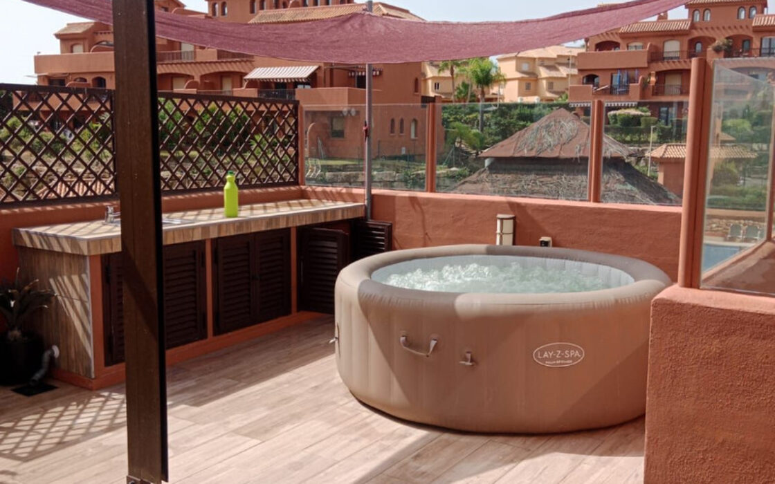 Дуплекс в Естепоні з терасою та морськими видами 212 кв.м