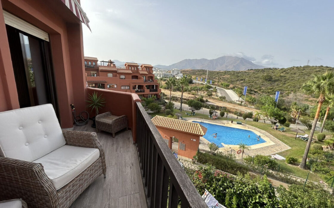 Дуплекс в Естепоні з терасою та морськими видами 212 кв.м