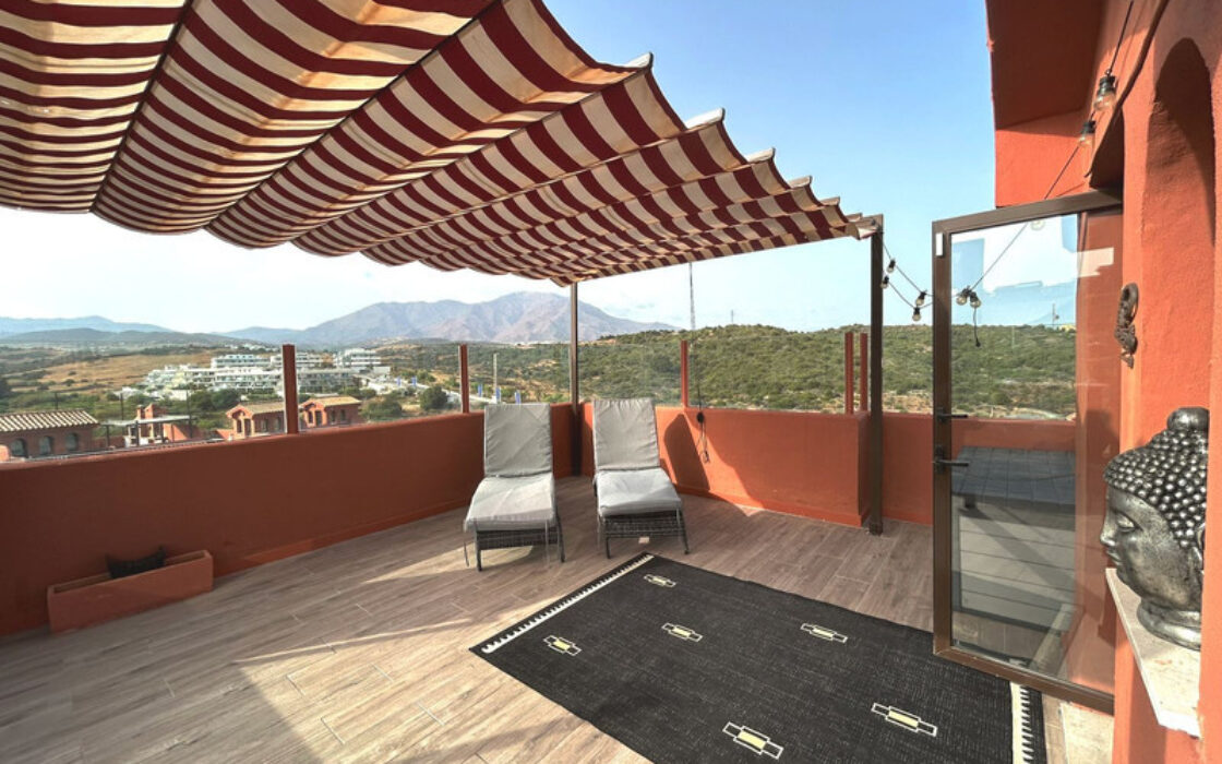 Дуплекс в Естепоні з терасою та морськими видами 212 кв.м