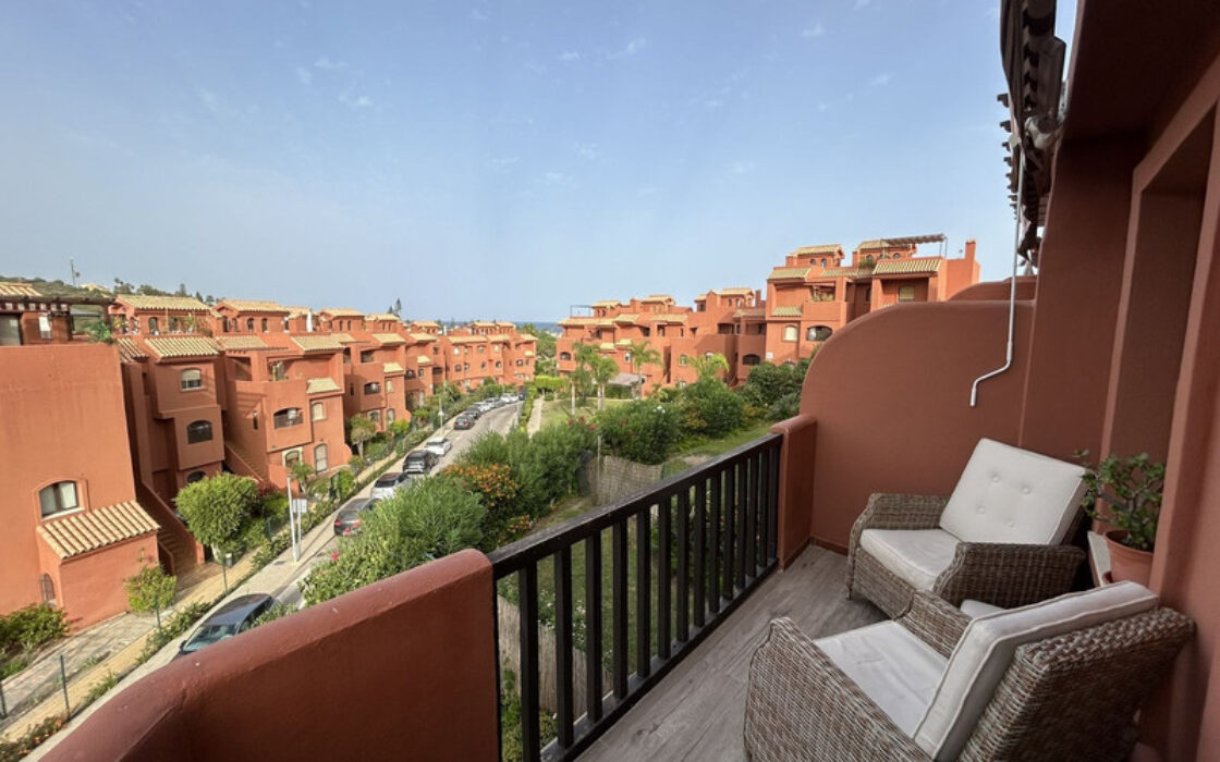 Дуплекс в Естепоні з терасою та морськими видами 212 кв.м