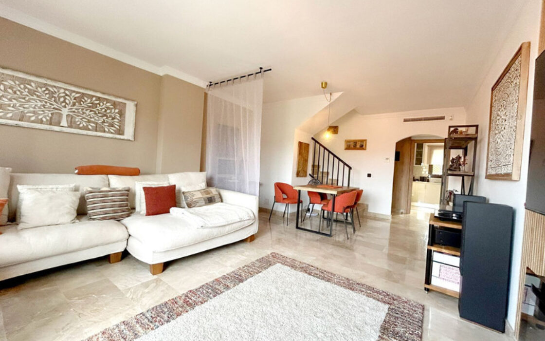 Дуплекс в Естепоні з терасою та морськими видами 212 кв.м