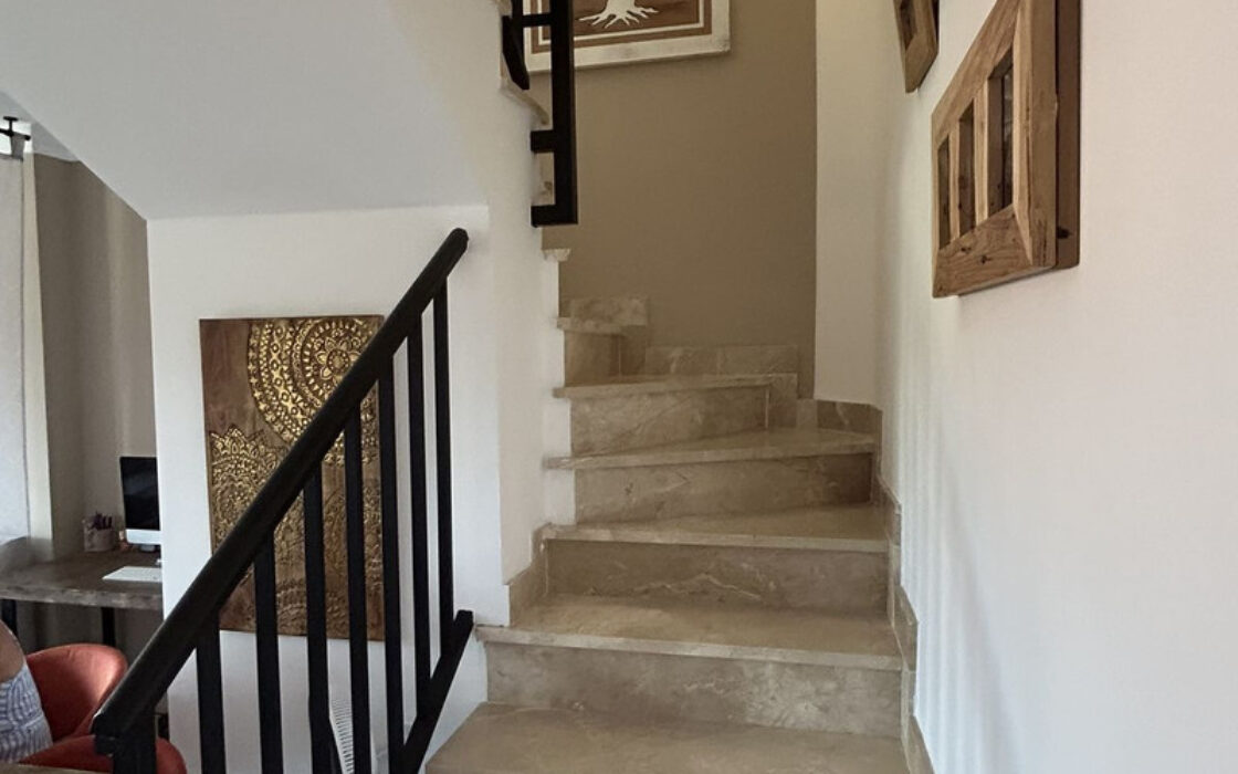 Дуплекс в Естепоні з терасою та морськими видами 212 кв.м