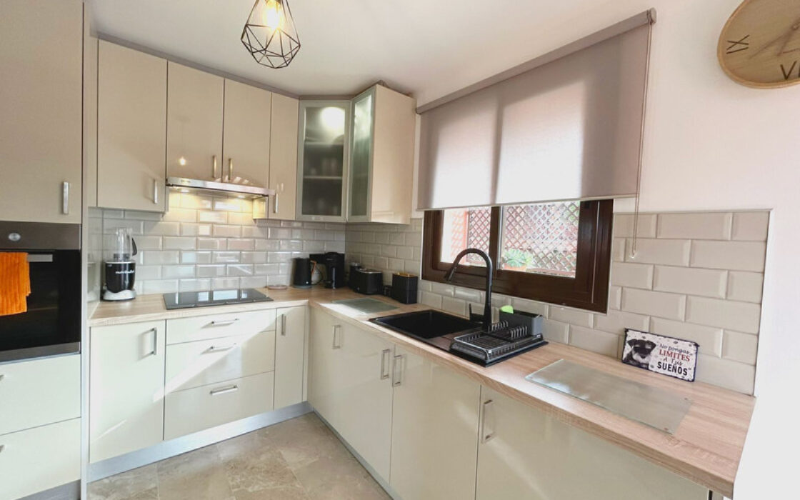 Дуплекс в Естепоні з терасою та морськими видами 212 кв.м