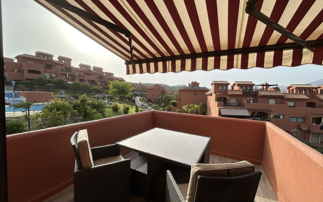 Дуплекс в Естепоні з терасою та морськими видами 212 кв.м