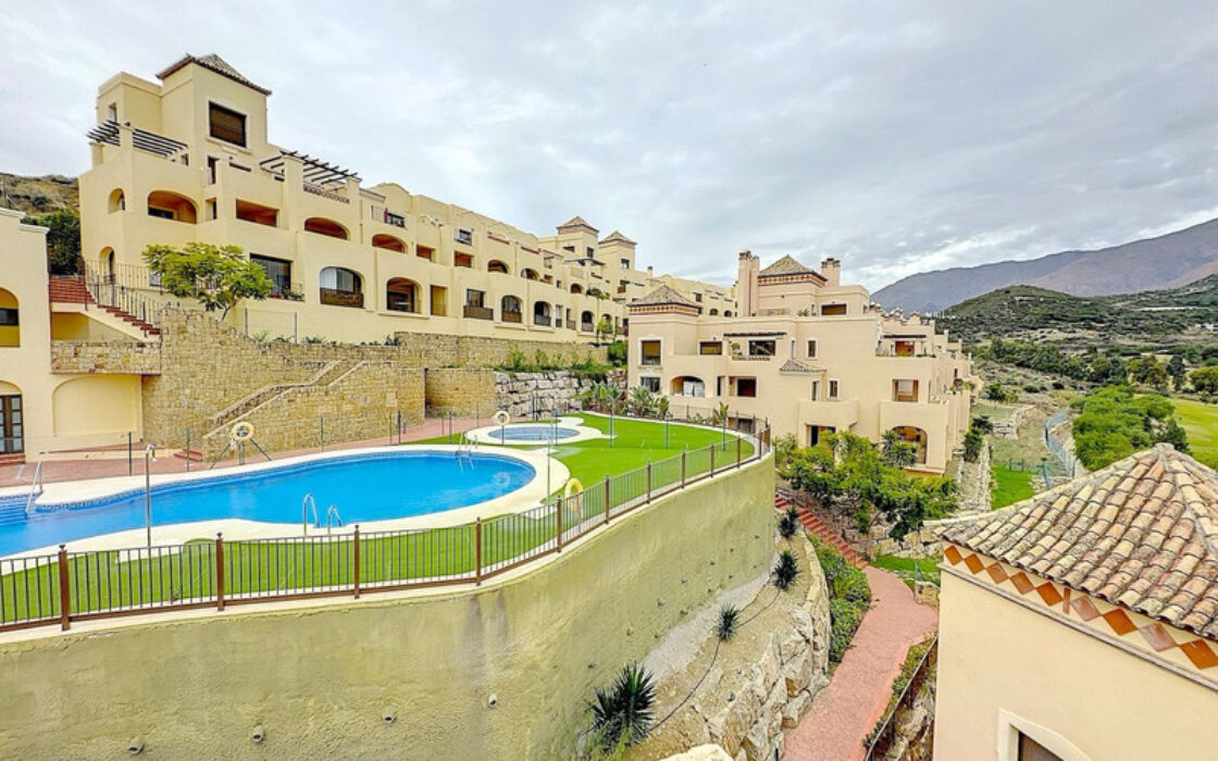 Дуплекс пентхаус с террасой в Эстепоне 170 кв.м