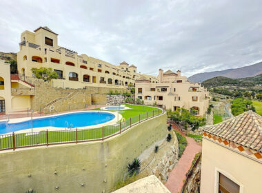 Дуплекс пентхаус с террасой в Эстепоне 170 кв.м