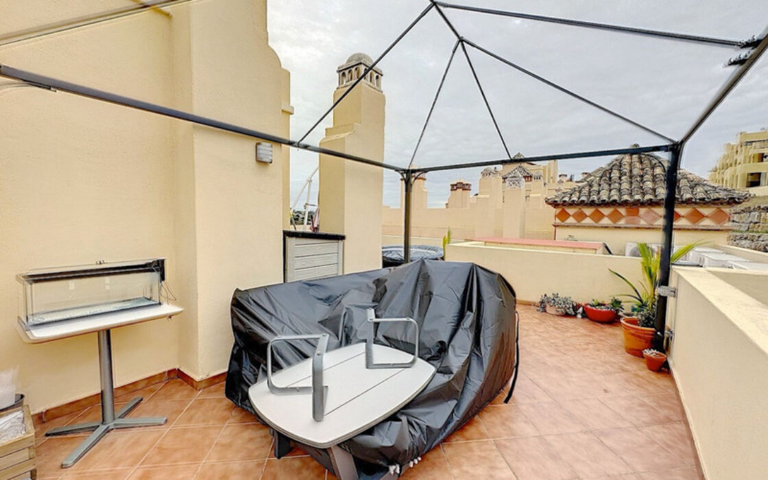 Дуплекс пентхаус с террасой в Эстепоне 170 кв.м