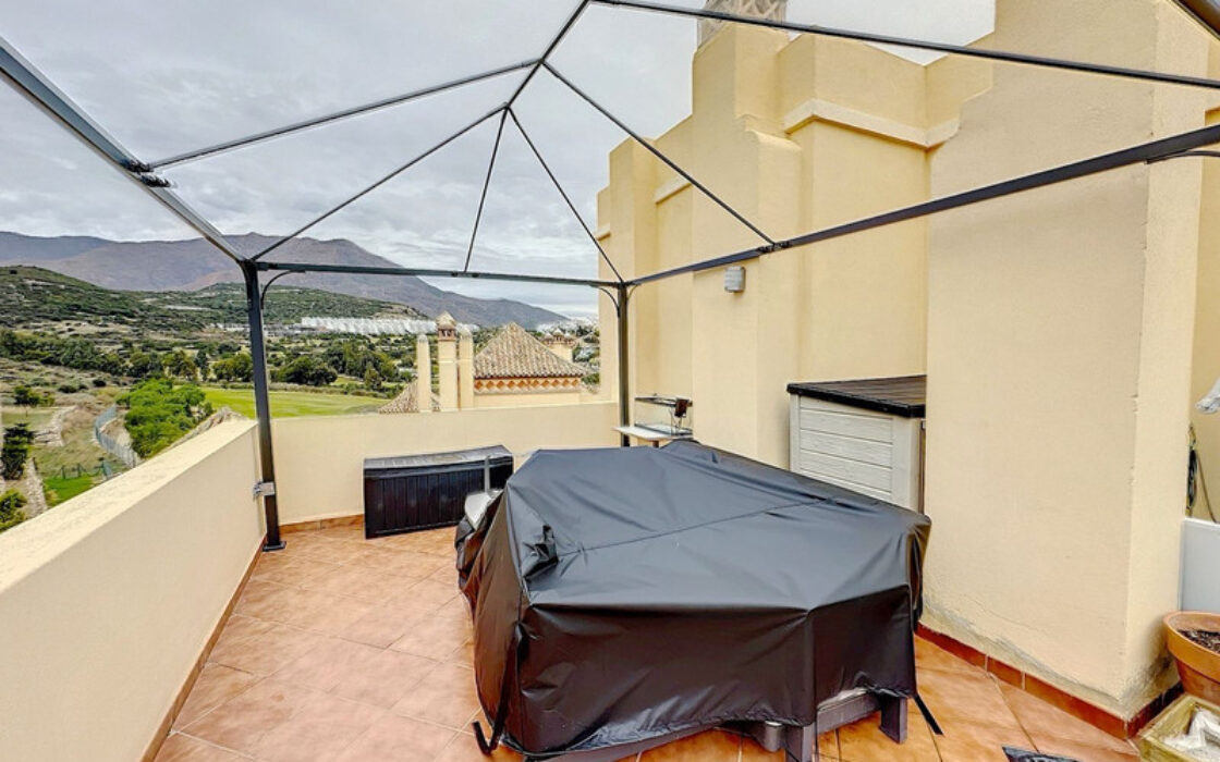 Дуплекс пентхаус с террасой в Эстепоне 170 кв.м