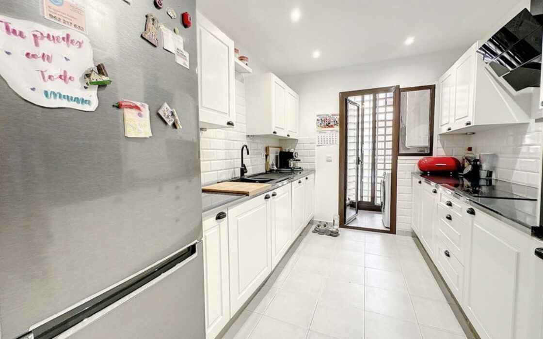 Дуплекс пентхаус с террасой в Эстепоне 170 кв.м