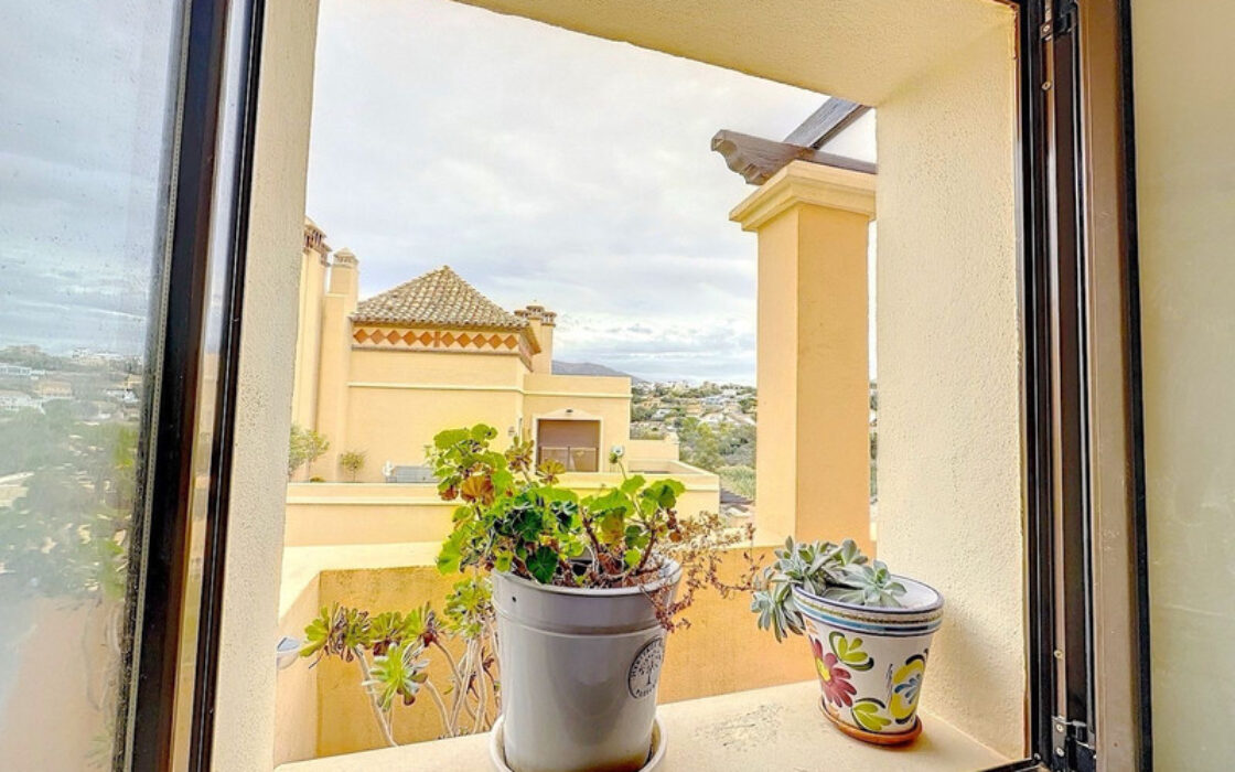 Дуплекс пентхаус с террасой в Эстепоне 170 кв.м