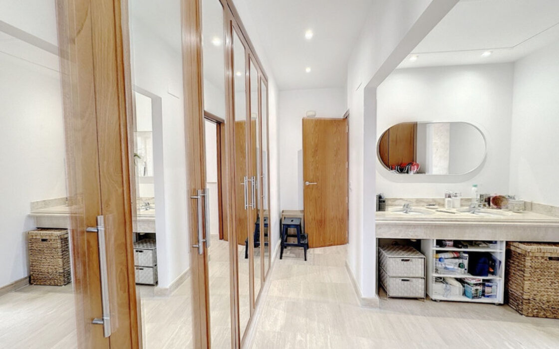 Дуплекс пентхаус с террасой в Эстепоне 170 кв.м