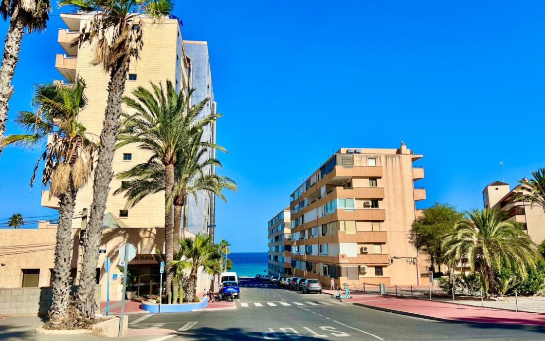 Будинок в Торрев’єсі 101 кв.м з видом на море та терасою