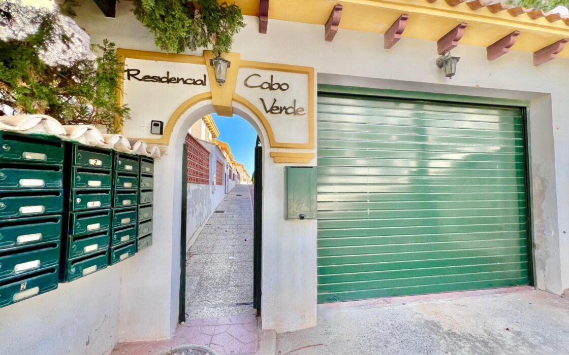 Будинок в Торрев’єсі 101 кв.м з видом на море та терасою