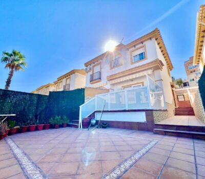 Будинок в Торрев’єсі 101 кв.м з видом на море та терасою