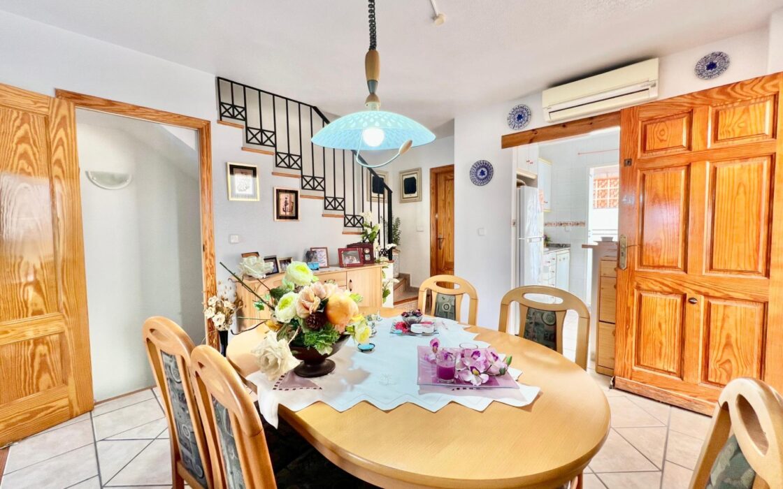 Будинок в Торрев’єсі 101 кв.м з видом на море та терасою