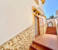 Будинок в Торрев’єсі 101 кв.м з видом на море та терасою