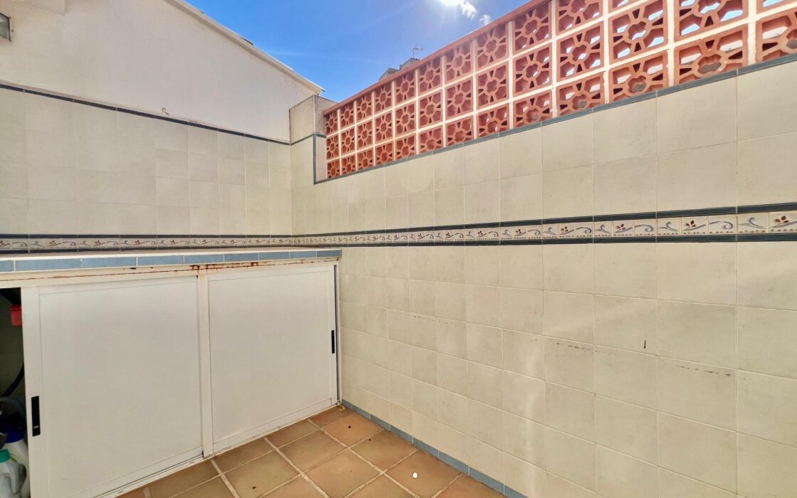 Будинок в Торрев’єсі 101 кв.м з видом на море та терасою