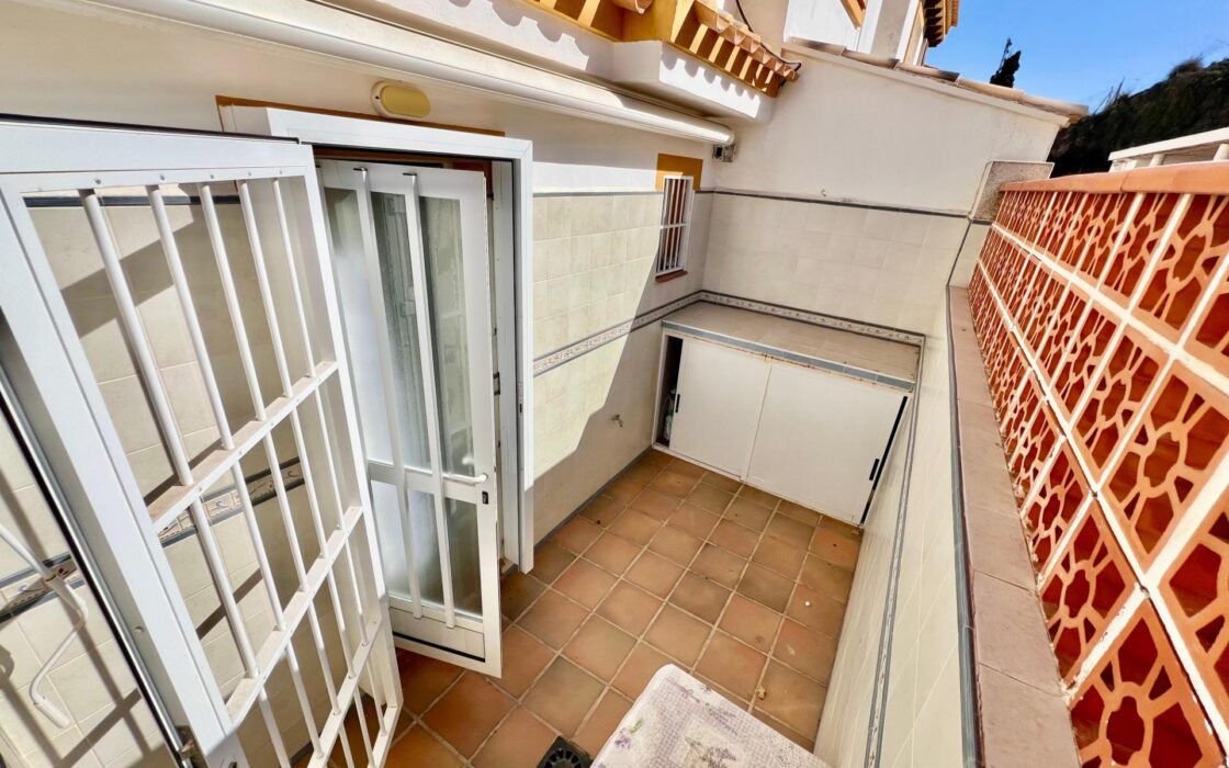 Будинок в Торрев’єсі 101 кв.м з видом на море та терасою