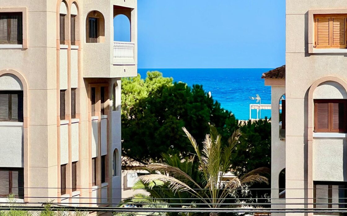 Будинок в Торрев’єсі 101 кв.м з видом на море та терасою