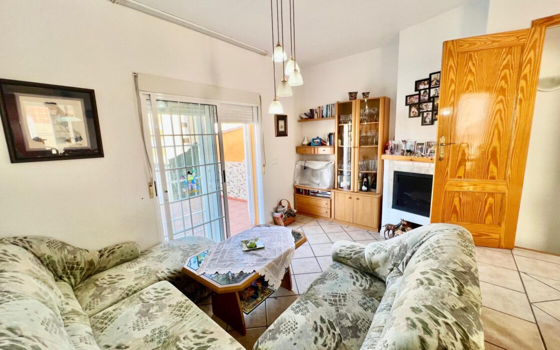 Будинок в Торрев’єсі 101 кв.м з видом на море та терасою