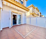 Будинок в Торрев’єсі 101 кв.м з видом на море та терасою