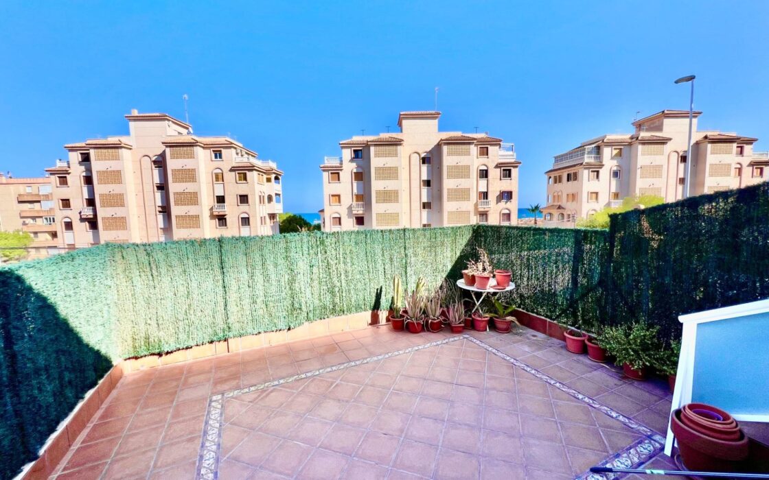 Будинок в Торрев’єсі 101 кв.м з видом на море та терасою