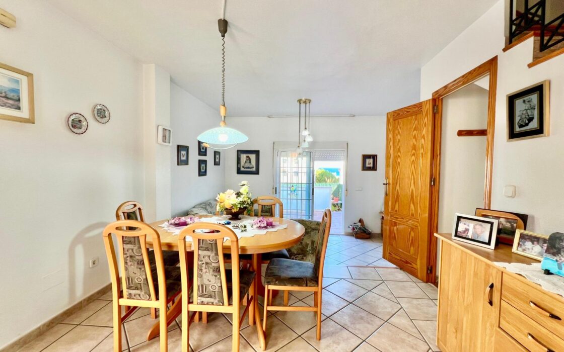 Будинок в Торрев’єсі 101 кв.м з видом на море та терасою