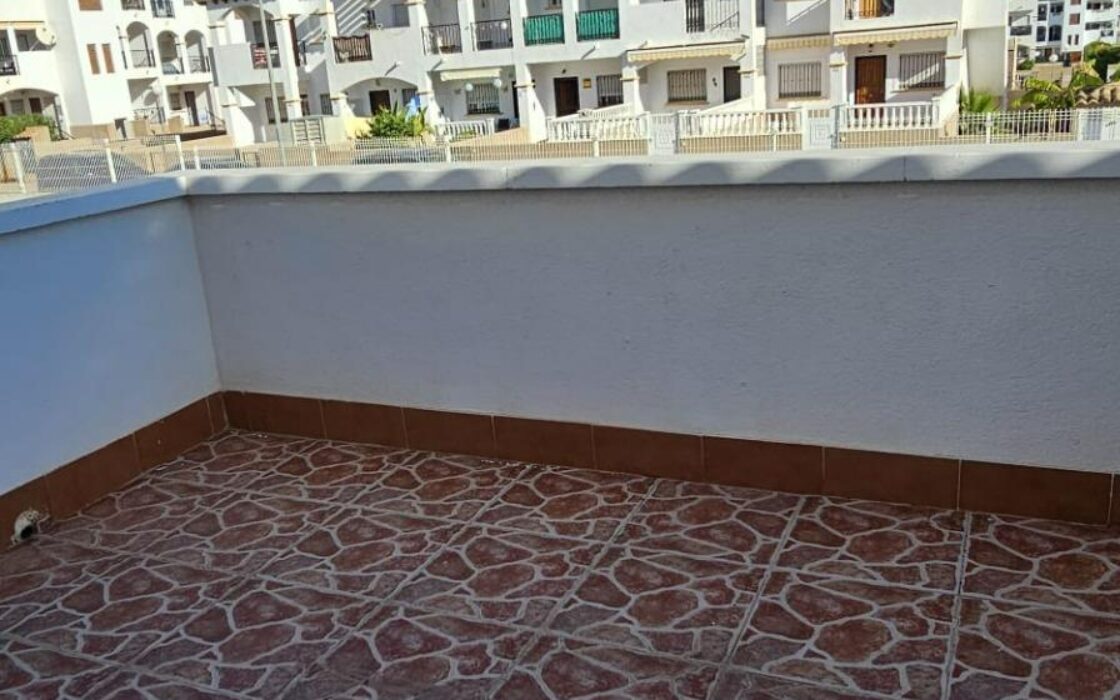 Дуплекс з терасою в Ориуэла Коста 4 спальні 275000€