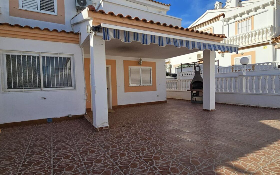 Дуплекс з терасою в Ориуэла Коста 4 спальні 275000€