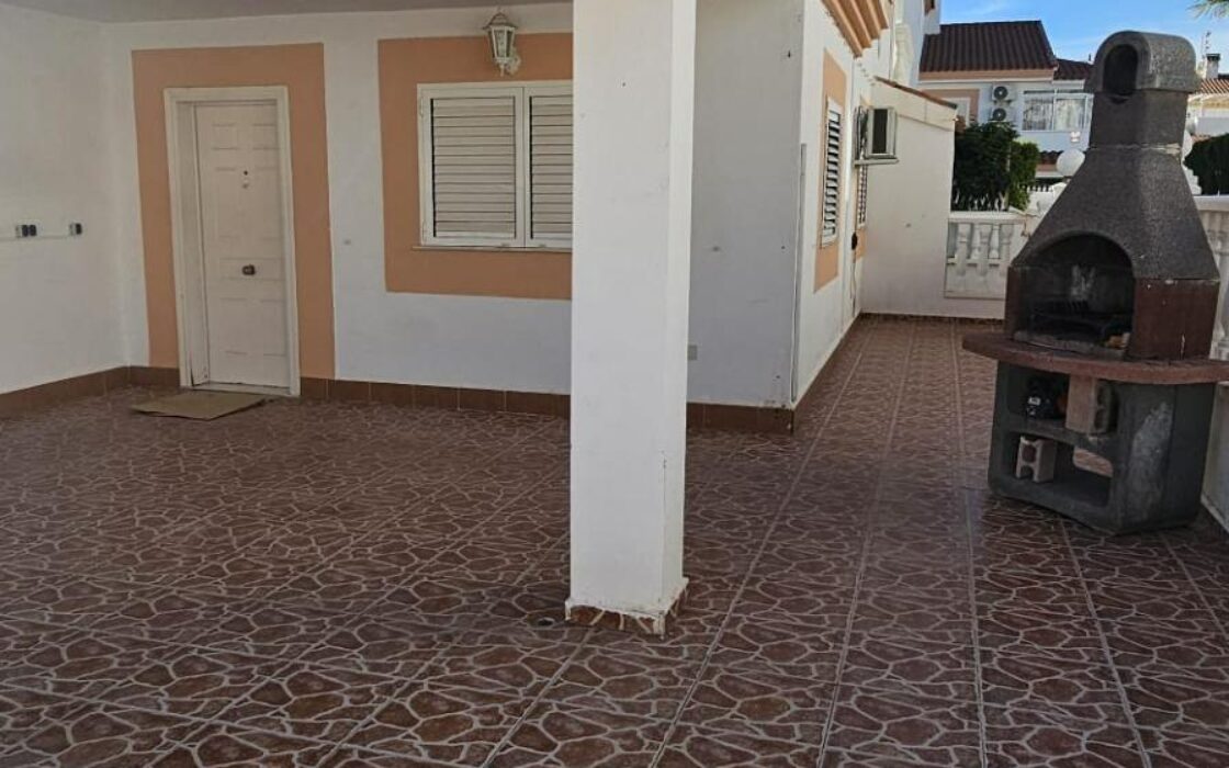 Дуплекс з терасою в Ориуэла Коста 4 спальні 275000€