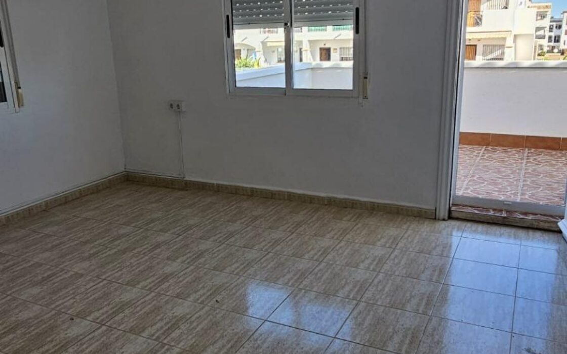 Дуплекс з терасою в Ориуэла Коста 4 спальні 275000€