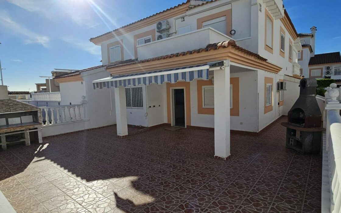 Дуплекс з терасою в Ориуэла Коста 4 спальні 275000€