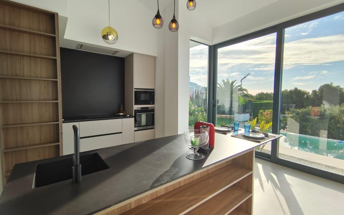 Дизайнерська вілла з видом на море в Фінестраті 197 кв.м