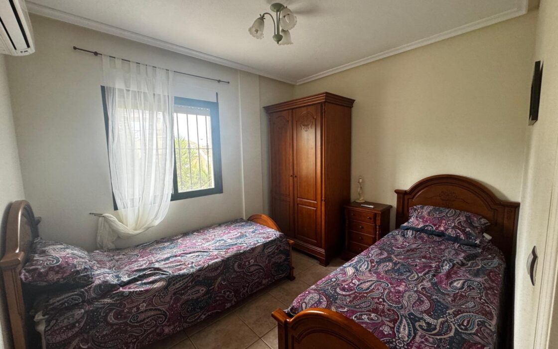 Вилла 223 кв.м в Ориуэла-Коста с бассейном и террасой