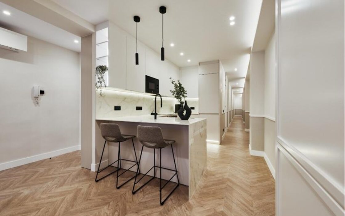 Апартаменты 141 кв.м в Мадриде с балконом и лифтом