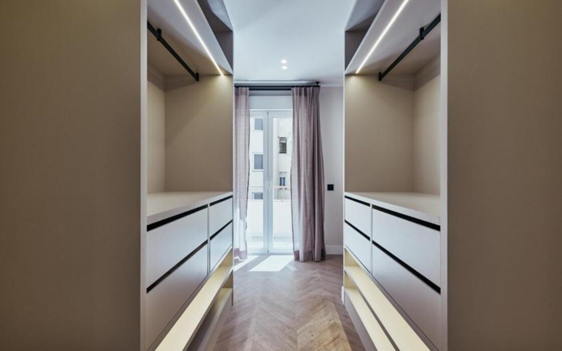 Апартаменты 141 кв.м в Мадриде с балконом и лифтом