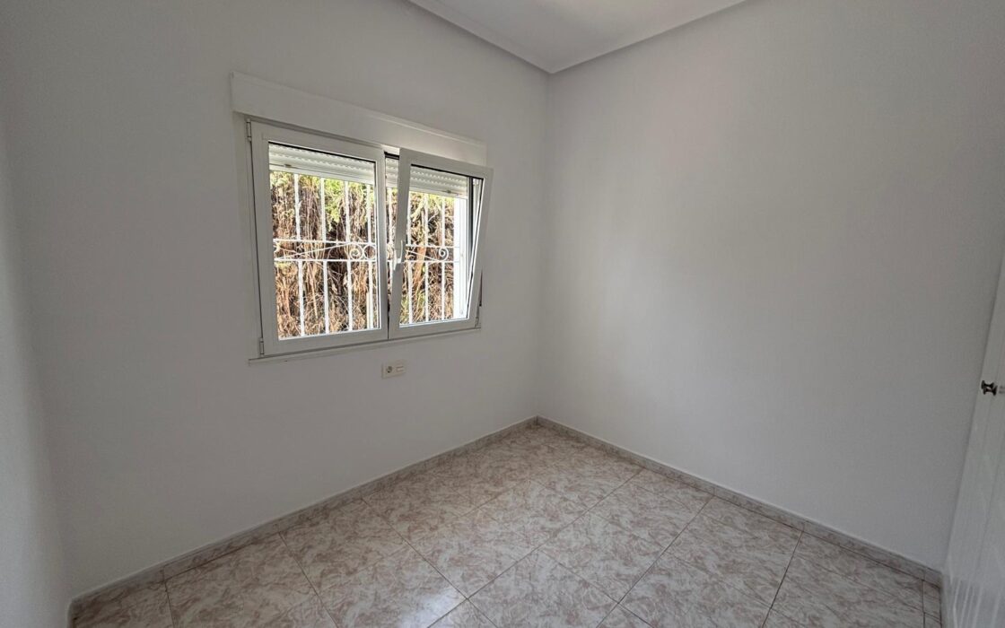 Вилла в Сьюдад Кесада 125 кв.м у моря с бассейном