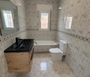 Вилла в Сьюдад Кесада 125 кв.м у моря с бассейном