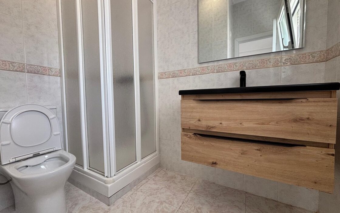 Вилла в Сьюдад Кесада 125 кв.м у моря с бассейном