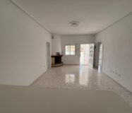 Вилла в Сьюдад Кесада 125 кв.м у моря с бассейном