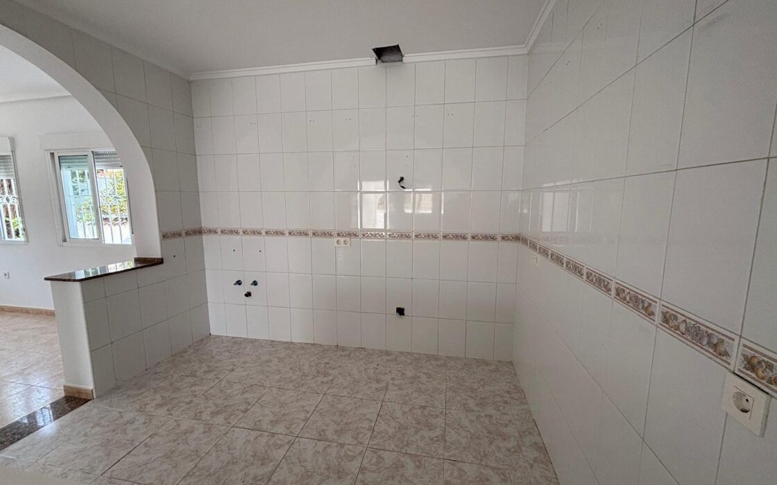 Вилла в Сьюдад Кесада 125 кв.м у моря с бассейном