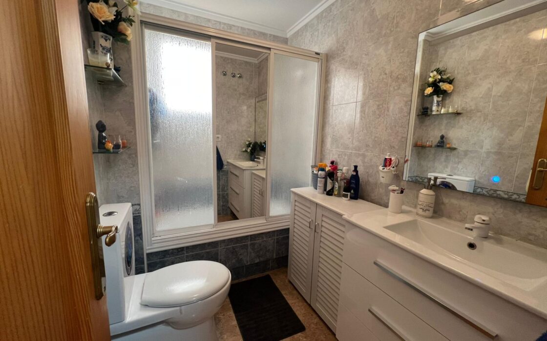 Апартаменты у моря в Торревьехе, 54 кв.м, 3 комнаты