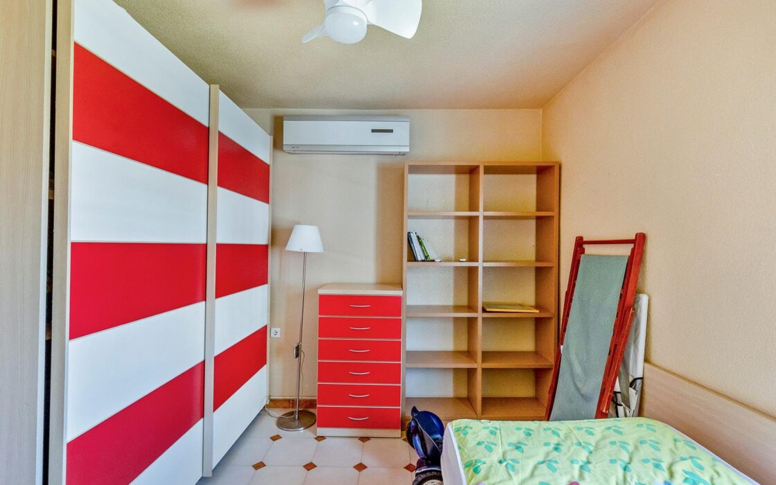 Вилла в Торревьехе 212 кв.м у моря с частным бассейном