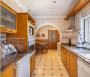 Вилла в Торревьехе 212 кв.м у моря с частным бассейном