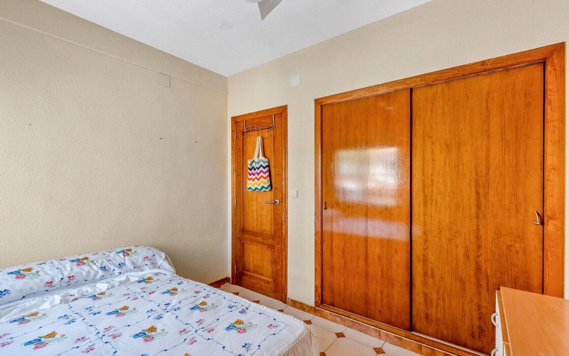 Вилла в Торревьехе 212 кв.м у моря с частным бассейном