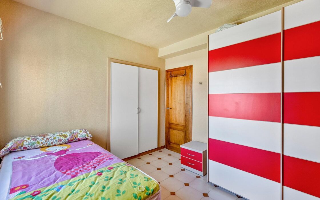 Вилла в Торревьехе 212 кв.м у моря с частным бассейном