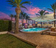 Вилла в Торревьехе 212 кв.м у моря с частным бассейном