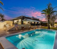 Вилла в Торревьехе 212 кв.м у моря с частным бассейном